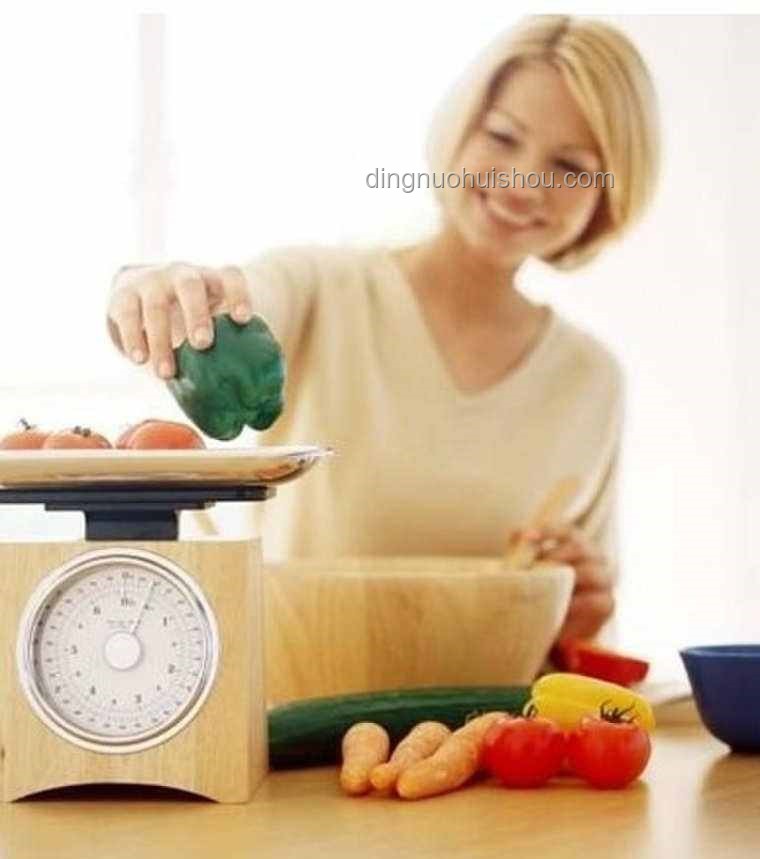 **奇葩美食VS传统疗法：谁更能有效治疗精神内耗？**